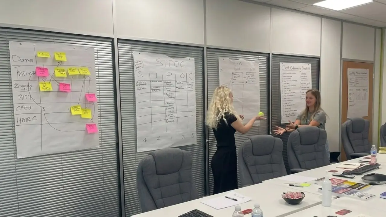 Working session with people involved in the detail